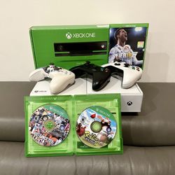 Xbox One With Extra Things