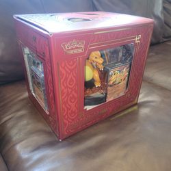 Pokemon Charizard Super Premium Collection