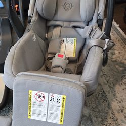 Car seat uppababy mesa v2 bundle