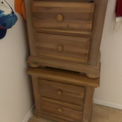 2 Dressers/nightstands. Mint Condition