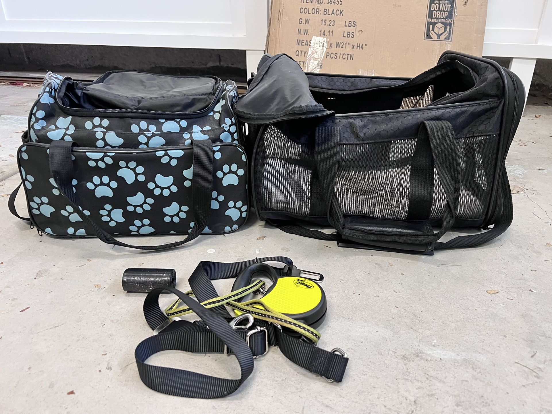 Carrying Mesh Kennel and Supply Dog/cat Bag W/food & Water Bowl Included