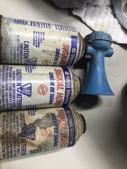 Boat horn three cans included. And two monkey fist for heaving lines