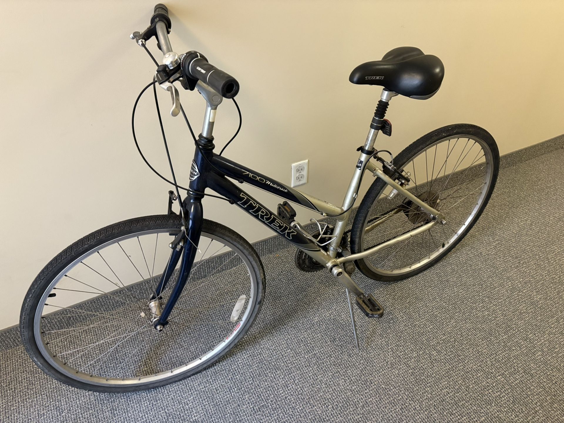 Trek Road Bike   Scooter Weights Toys Nike Jets Giants Jersey Knicks Yankees Mets Mens Adidas Carhartt Women Jordan sneakers