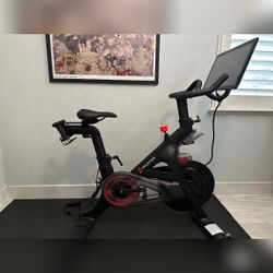 Peloton Bike, Includes Weights - Very Good - 2021 – Clovis, CA