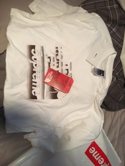 Supreme north face tee large new