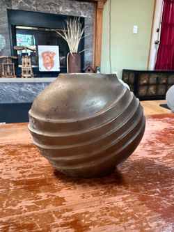 Vintage High Grades Handmade Brass Metal Vase – Winnipeg Canada