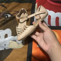 Old Navy Kids Beige Shoes