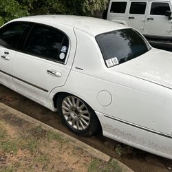 2003 Lincoln Town Car