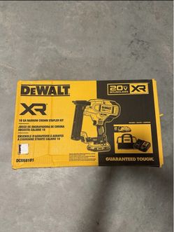 DEWALT 20V MAX XR 18-Gauge Cordless Narrow Crown Stapler Kit