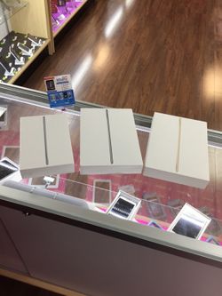 IPad Air 2 64gb , iPad bro 32gb , iPad mini best price in town