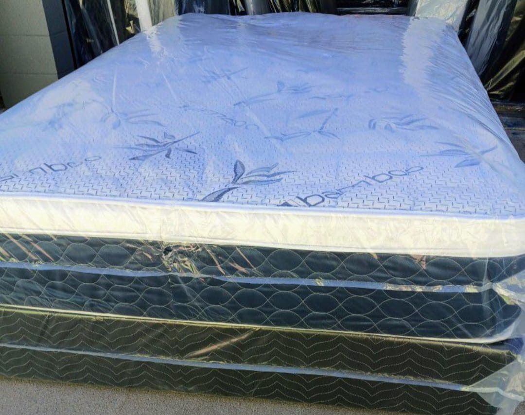 Eastern King Size Pillow Top Bamboo Mattress And Box Spring. 