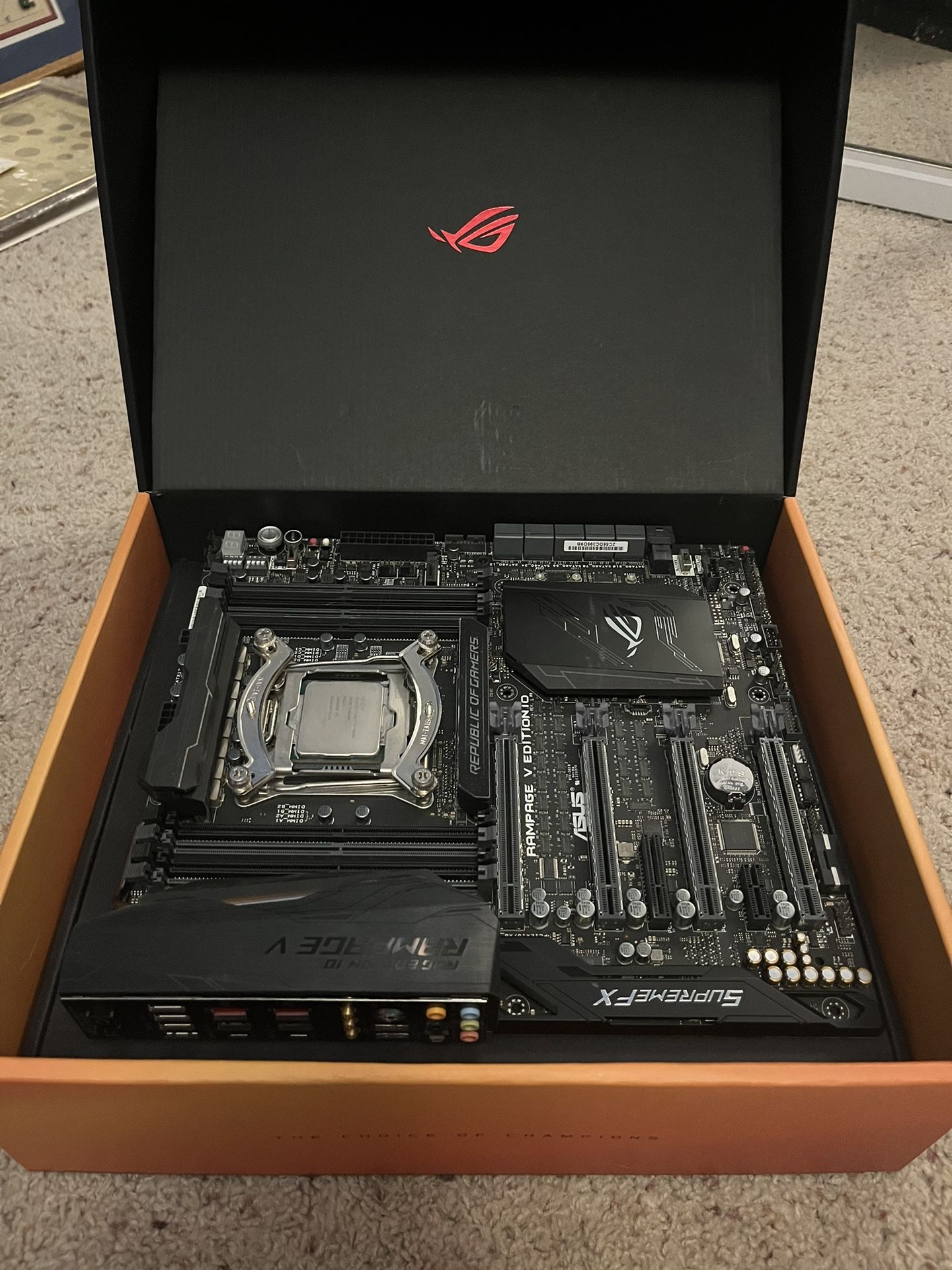 ASUS ROG Rampage V Edition 10 Motherboard & Intel i7-5820k CPU