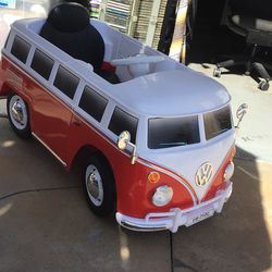 Collectible Volkswagen type 2 bus 6 V ride-on toy for children