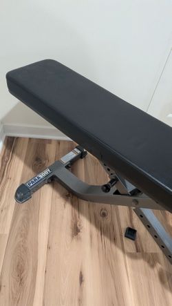 Parabody adjustable bench with preacher curl