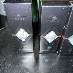 Titleist  Golf Balls Pack Of 7.