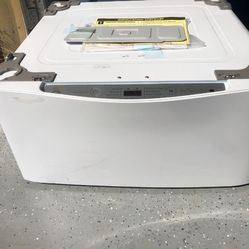 New Kenmore Elite  pedestal washer 