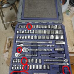Blue Point 100pc 1/4" & 3/8" Drive General Services Set BLPGSSC100 USED . TESTED. IN A GOOD WORKING ORDER.  MISSING PIECES HIGHLIGTED IN RED. --------