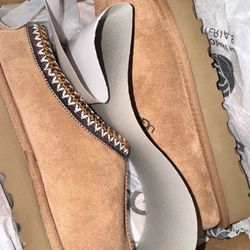 Size 8 UGG Tasmin Slipper
