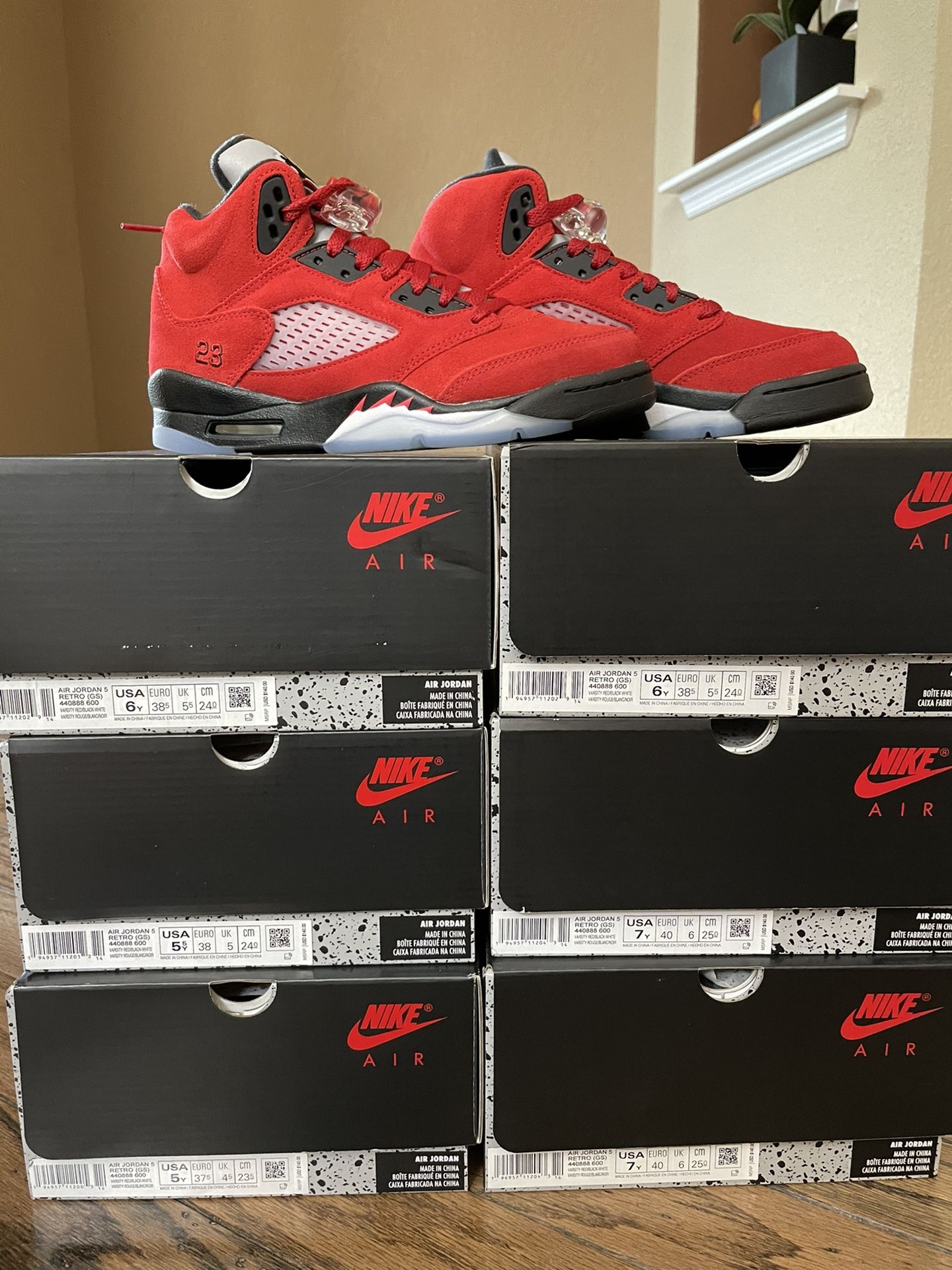 Air Jordan Retro Big Kids' Shoe Toro Bravo (Raging Bull)