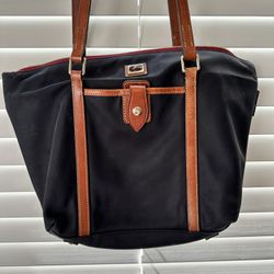 Dooney And Bourke Large Black Wayfarer Zip Tote