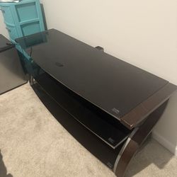 65 In TV Stand