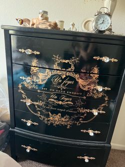 Dressers & night stands