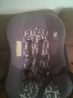 Grey carseat$15