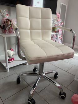 🤍 White Office / Vanity Chair
