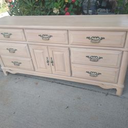 Dresser With Mirror And 2 Nightstand 