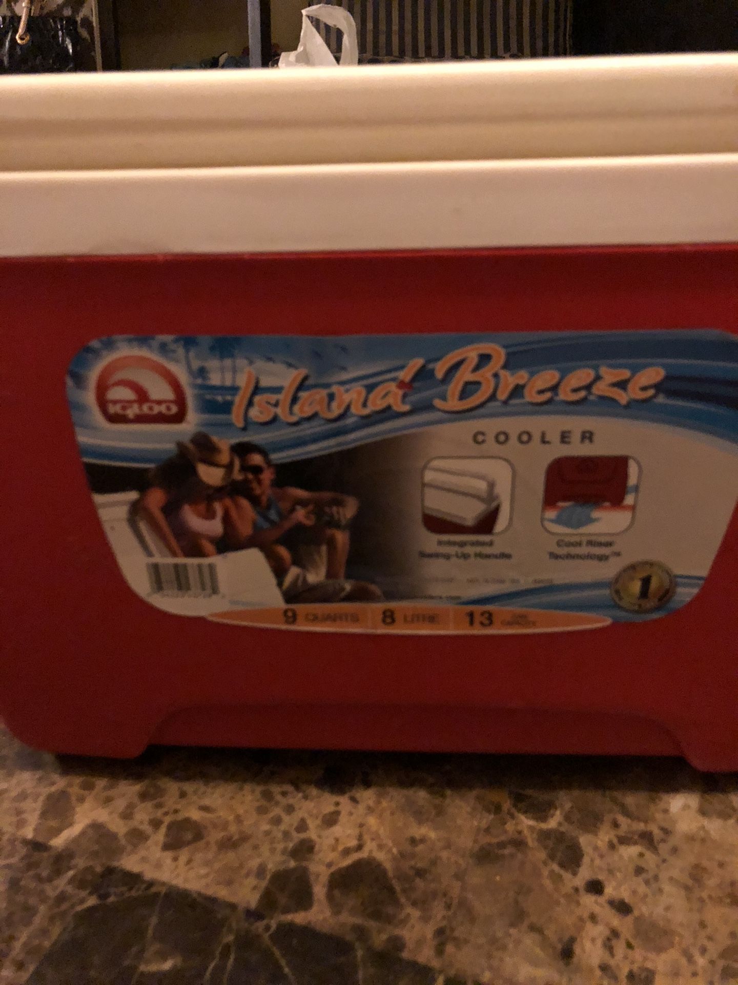 Igloo Island Breeze 9-Quart Cooler