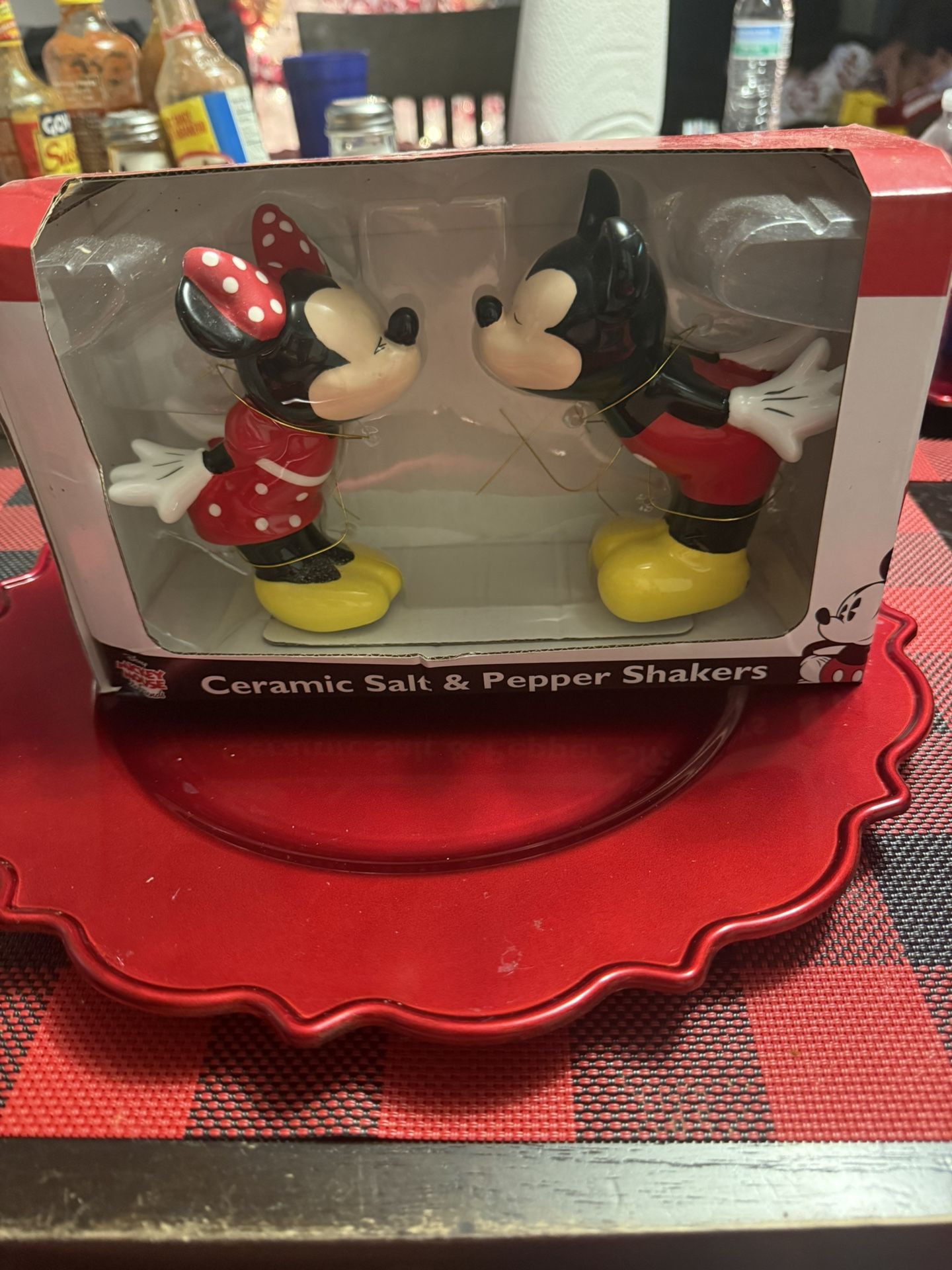 Salt Y Peppers  Disney 