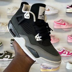 Jordan 4 Fear (Size 7M)