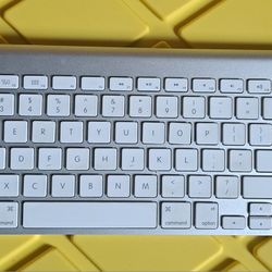 Apple Magic Mouse & 3rd gen Wireless Keyboard