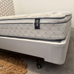 Queen Bed Yard Sale Tesoro Viejo 10-4