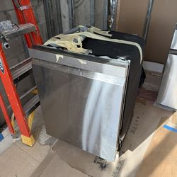 LG Smart Stainless Steel Dishwasher – QuadWash Pro / Steam – Retail $1,399