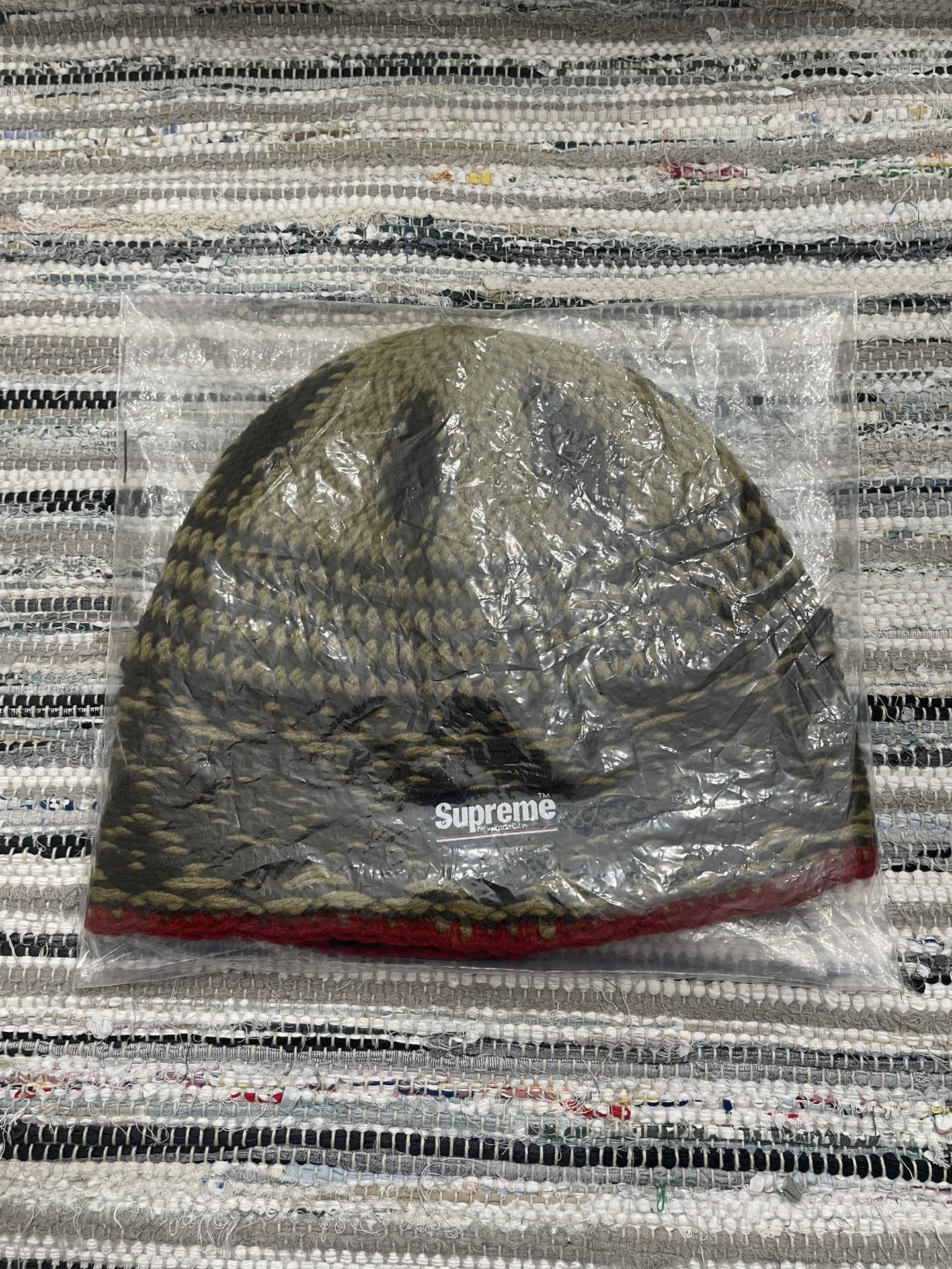SUPREME Diamond Beanie