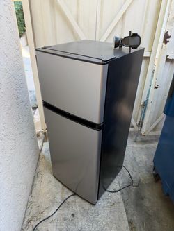 Mini fridge/freezer