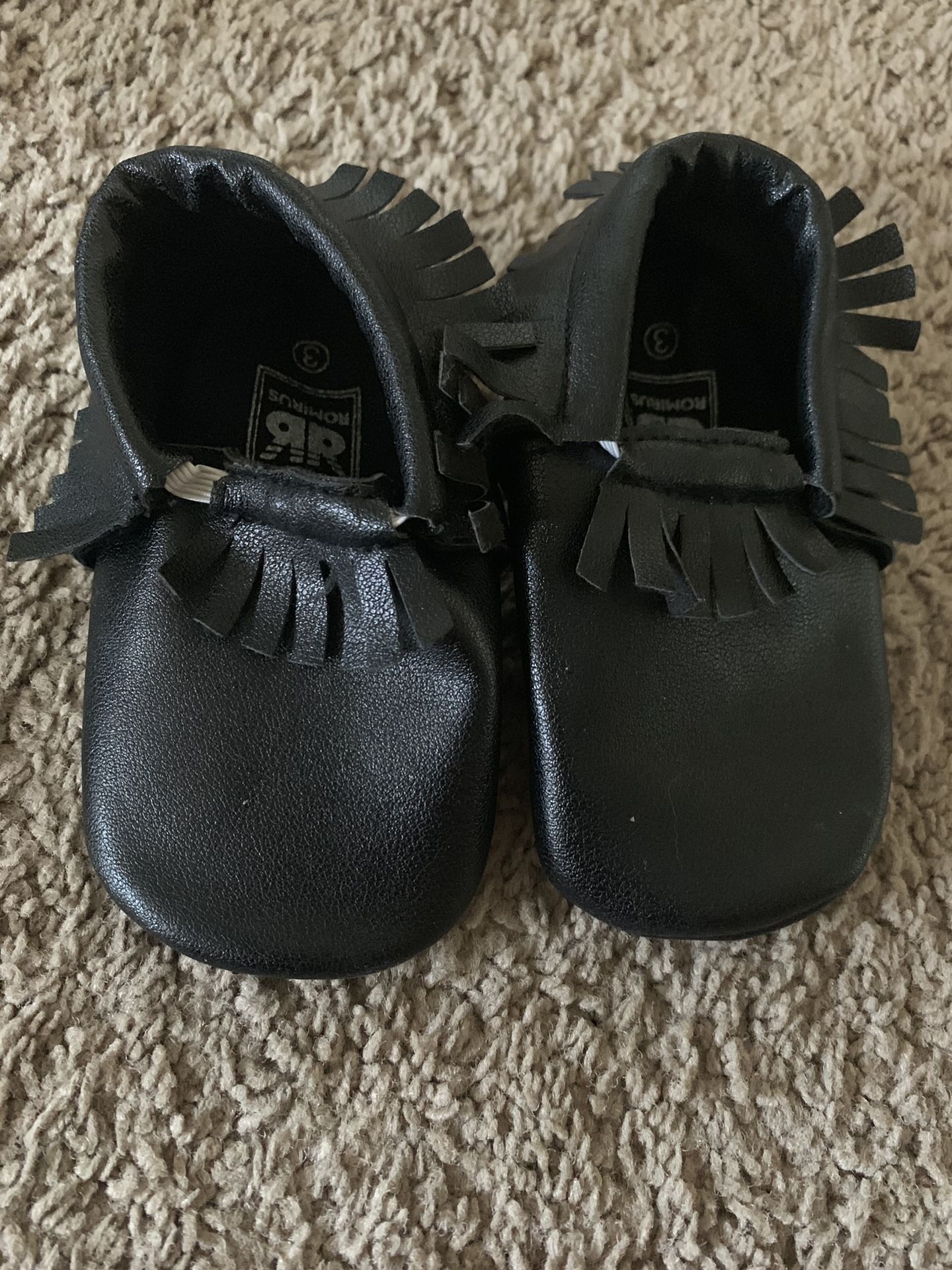 New size 3 Baby Moccasins crib shoes