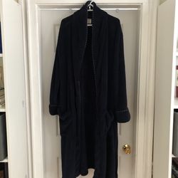 Like New Men’s Navy Blue Merona Robe 