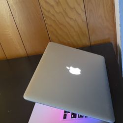 Apple MacBook Pro 13” I5/8GB/256GB SSD $140