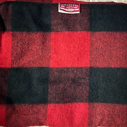 BRAND NEW WOOL RED & BLACK BUFFALO PLAID BLANKET THROW