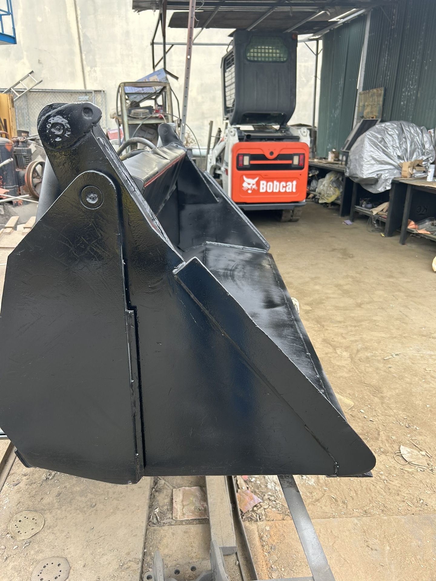 72” 4 In 1 Bucket For Bobcats