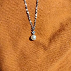 14k White Gold, Pearl Pendant Necklace, With Small Diamond