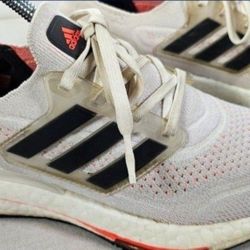 Adidas Ultraboost 21 J Running Shoe White.  Size  Black Youth 4.5 Women 6