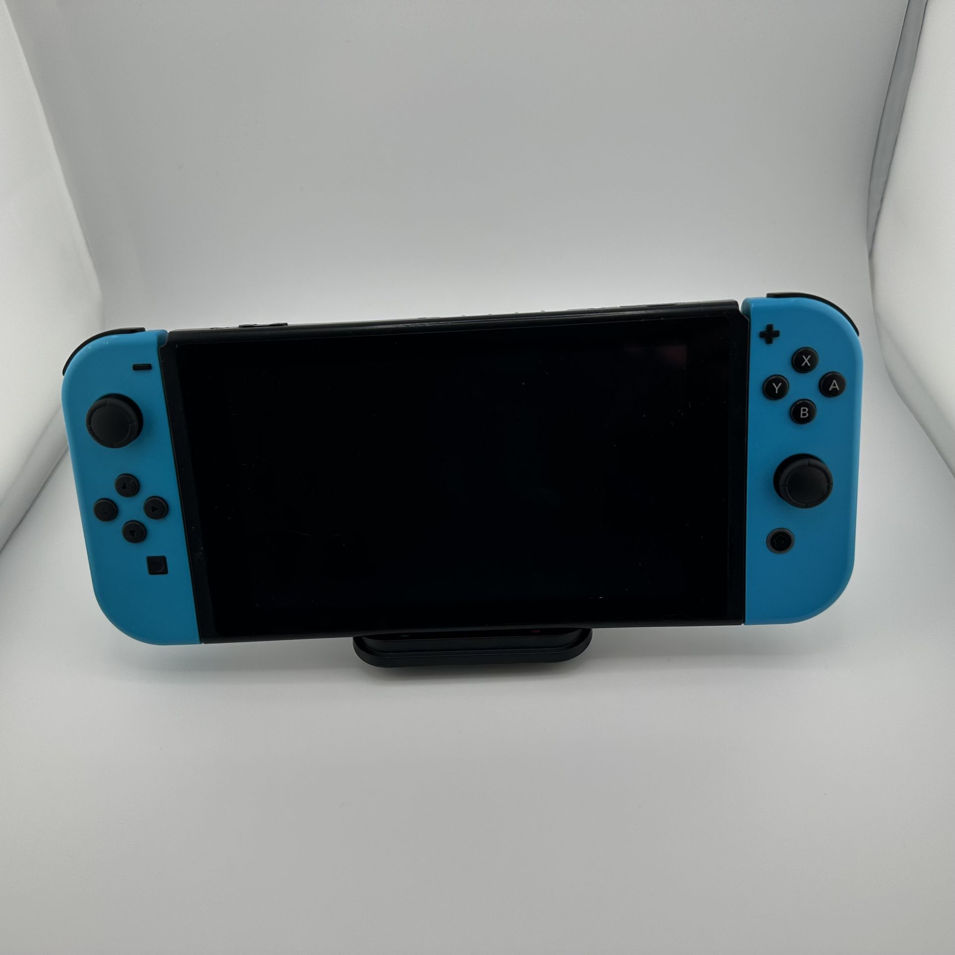 Nintendo Switch +Doc Station MOD HAC 001