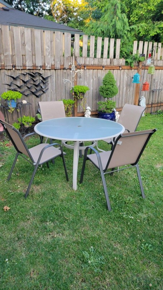 Patio Table With 4 Stackable Chairs
