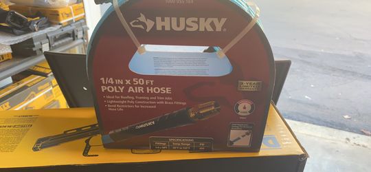 Dewalt Compressor 165 PSI with 21 plastic round head framing nailer 1/4 In 50 Ft poly air horse