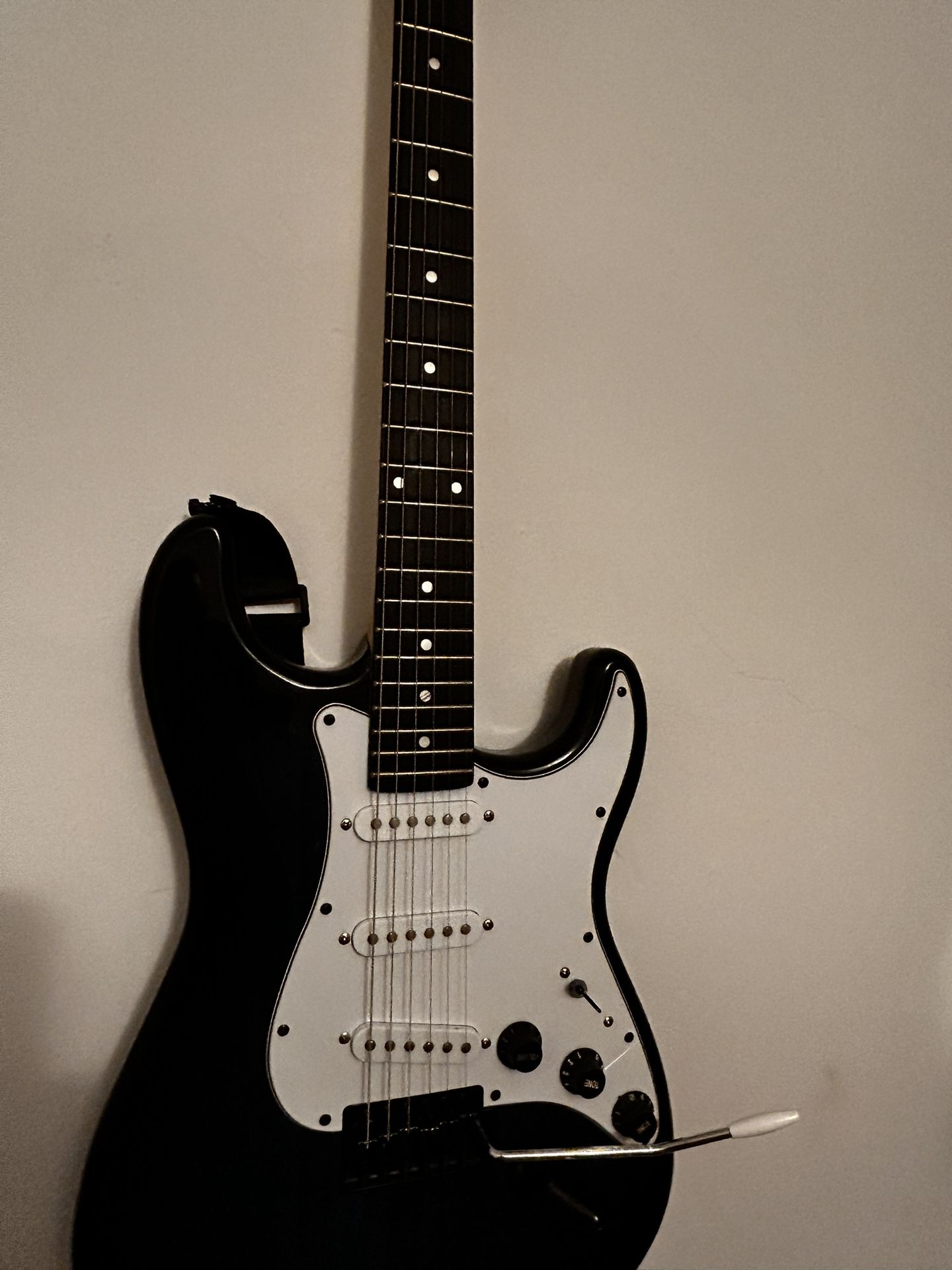 Lyx Electric Guitar