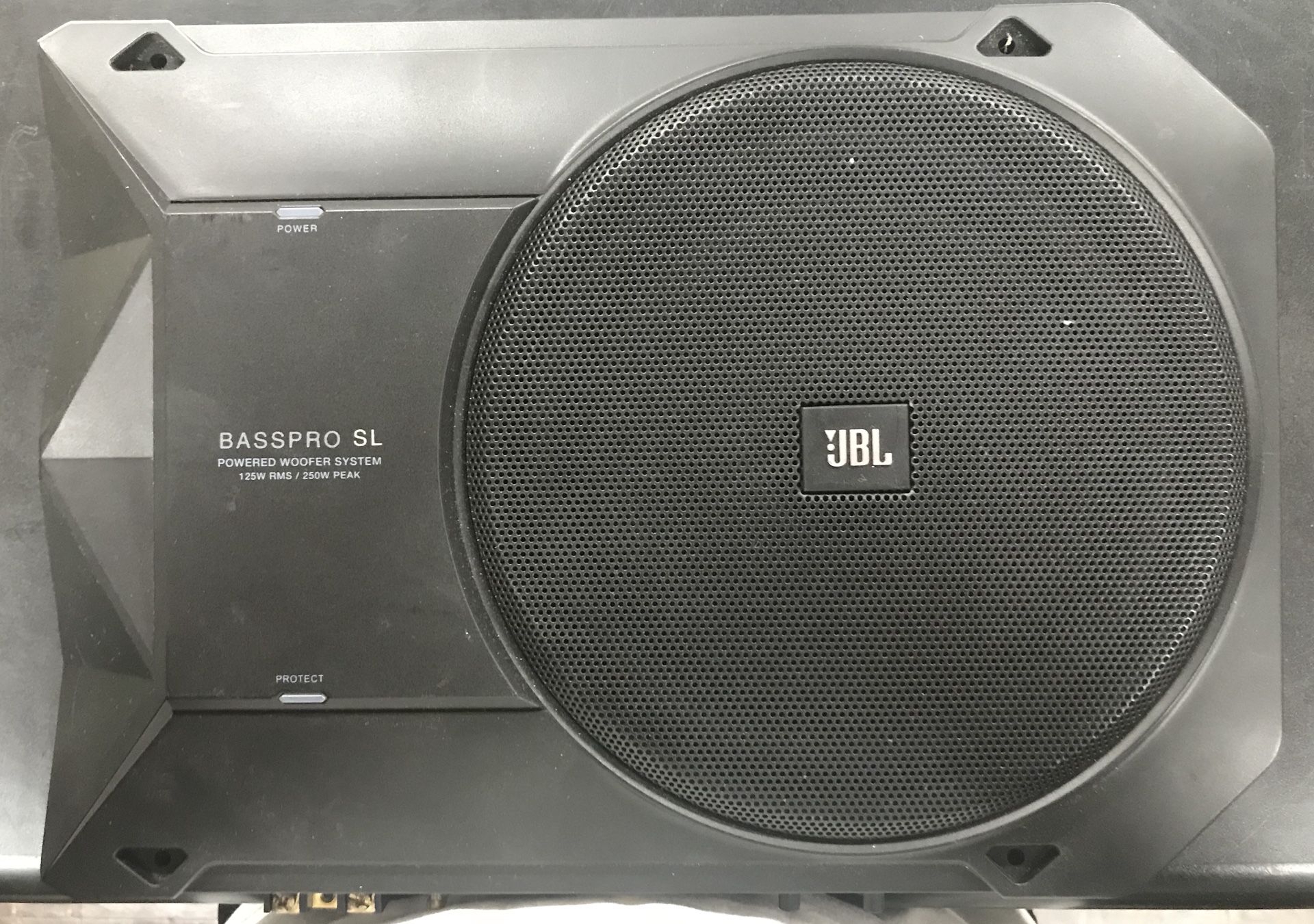 BassPro SL - JBL 8" 125W RMS Powered Under-Seat Compact Subwoofer Enclosure System negotiable