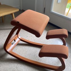 varier ergonomic kneeling chair